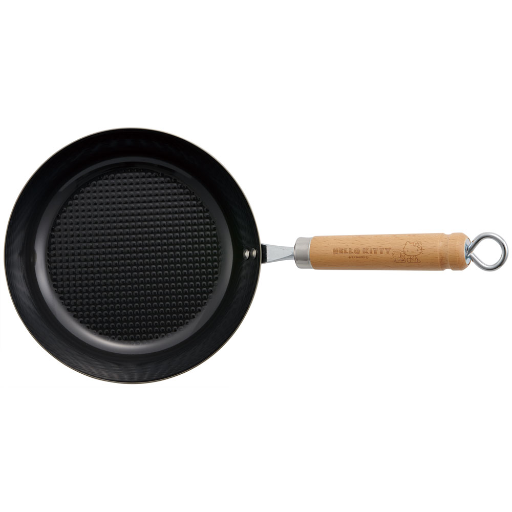 【送料無料】鉄製 エンボス フライパン 20cm ハローキティ 調理器具 サンリオ IRFP20 スケーター