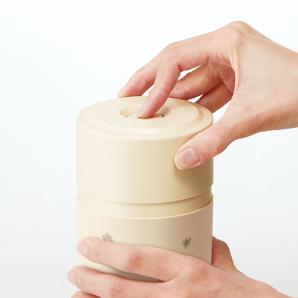 密閉 プッシュ ボタン付き 保存容器 800ml 日本製 プラスチック 保存 キッチン skater POS8 スケーター くまのプーさん プーさん Pooh 女性 レディース