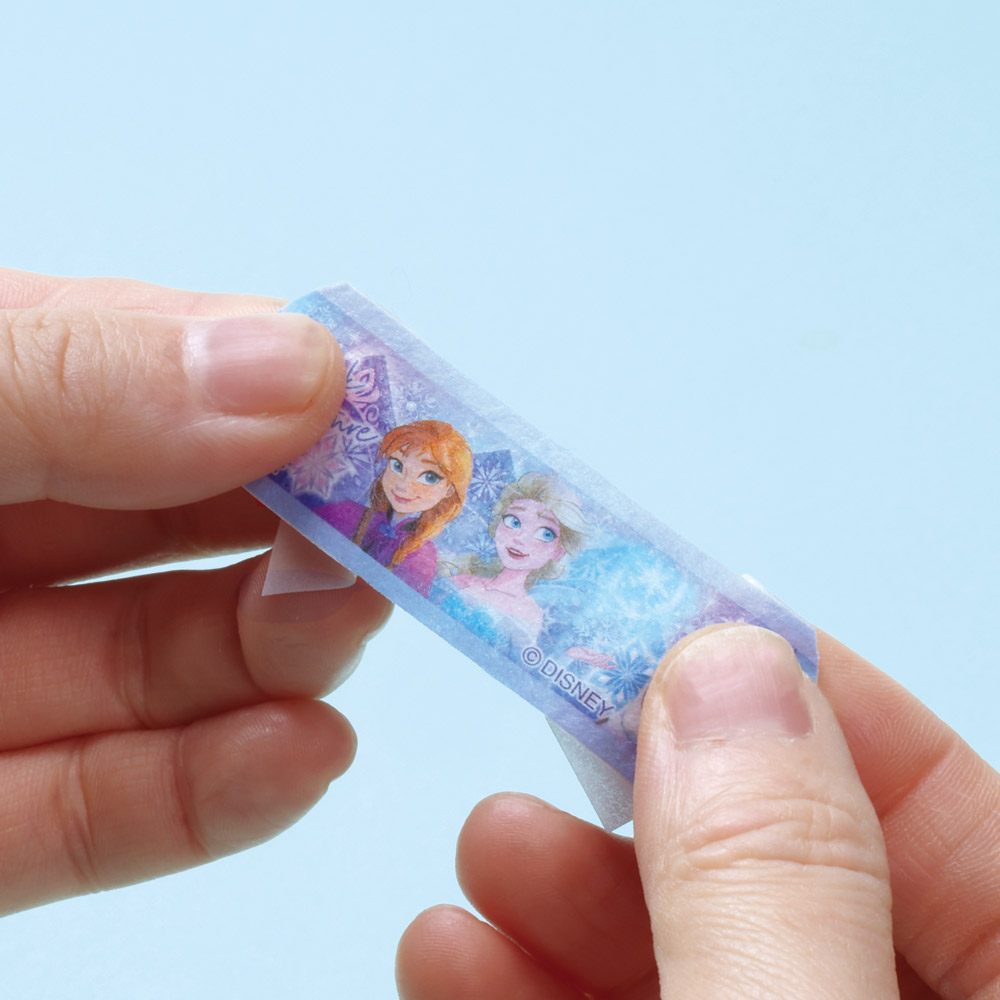 【メール便対象品】 絆創膏 キャラクター 防水 20枚入り M サイズ ばんそうこう 可愛い 子供 子ども スケーター skater QQBG2 アナと雪の女王 アナ雪 ディズニー 女の子 女子【キッズ バンソウコウ かわいい 怪我 ケガ キズ 傷 救急】