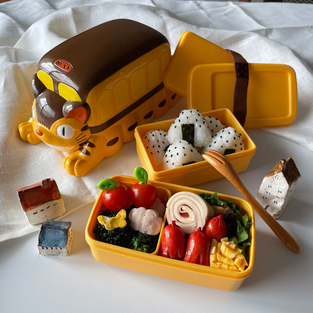 【送料無料】立体ネコバスランチボックス●となりのトトロ ネコバス●お弁当箱 ダイカット容器 小物入れ ケース インテリア オブジェ ランチボックス こどもランチ 小物収納 スタジオジブリ 猫バス スケーター