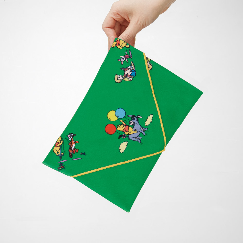 【メール便対象品】 くっつく ランチクロス 43cm お弁当 水筒 包む 簡単 便利 キャラクター 可愛い スケーター skater KBST43 くまのプーさん プーさん Pooh 女性 レディース