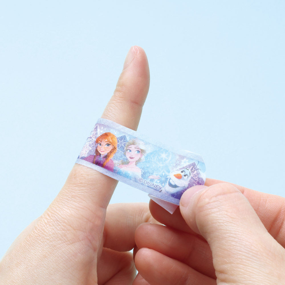 【メール便対象品】 絆創膏 キャラクター 防水 20枚入り M サイズ ばんそうこう 可愛い 子供 子ども スケーター skater QQBG2 アナと雪の女王 アナ雪 ディズニー 女の子 女子【キッズ バンソウコウ かわいい 怪我 ケガ キズ 傷 救急】