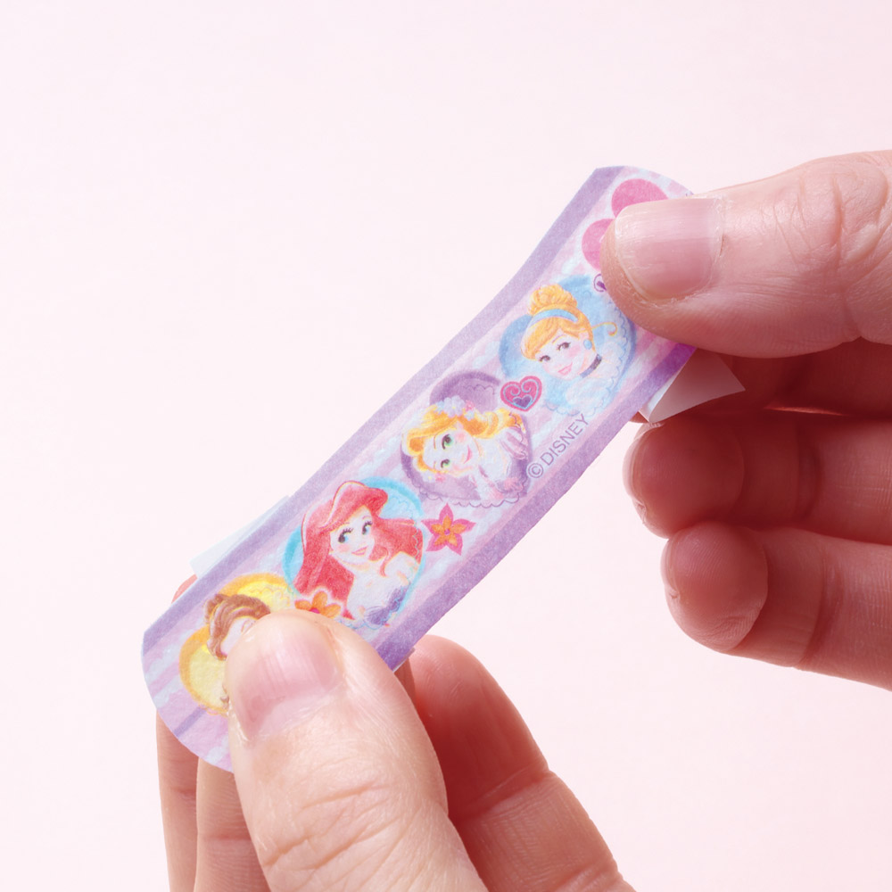 【メール便対象品】 絆創膏 キャラクター 防水 20枚入り L サイズ ばんそうこう 可愛い 子供 子ども スケーター skater QQBG3 ディズニー プリンセス 女の子 女子【キッズ バンソウコウ かわいい 怪我 ケガ キズ 傷 救急】