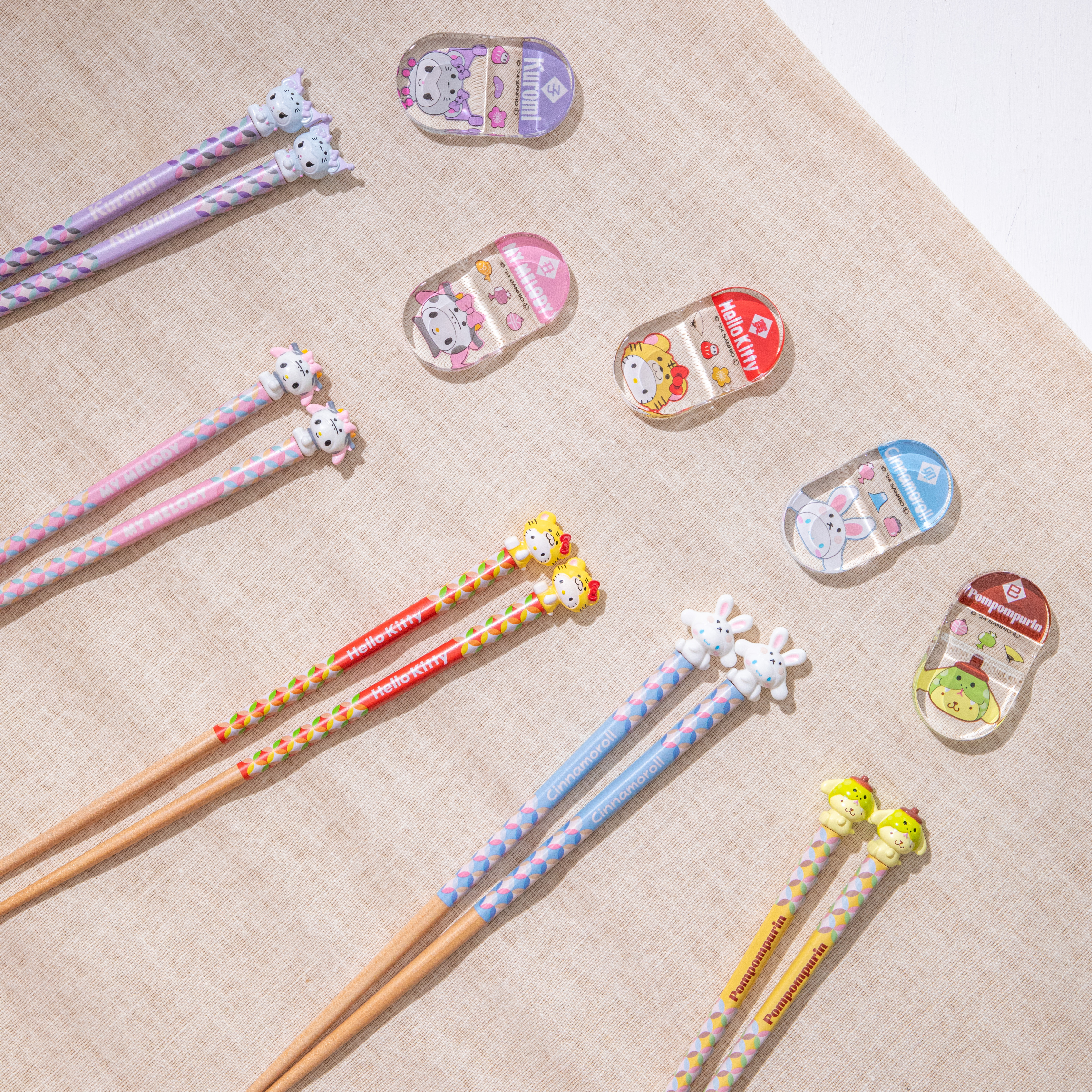【メール便対象品】 マスコット付 箸 21cm 箸置き セット 木箸 はし 大人 キャラクター かわいい スケーター skater AND45AH 干支 十二支 子 ねずみ ネズミ クロミ クロミちゃん【お箸 木バシ はし 木製 滑り止め マスコット箸】