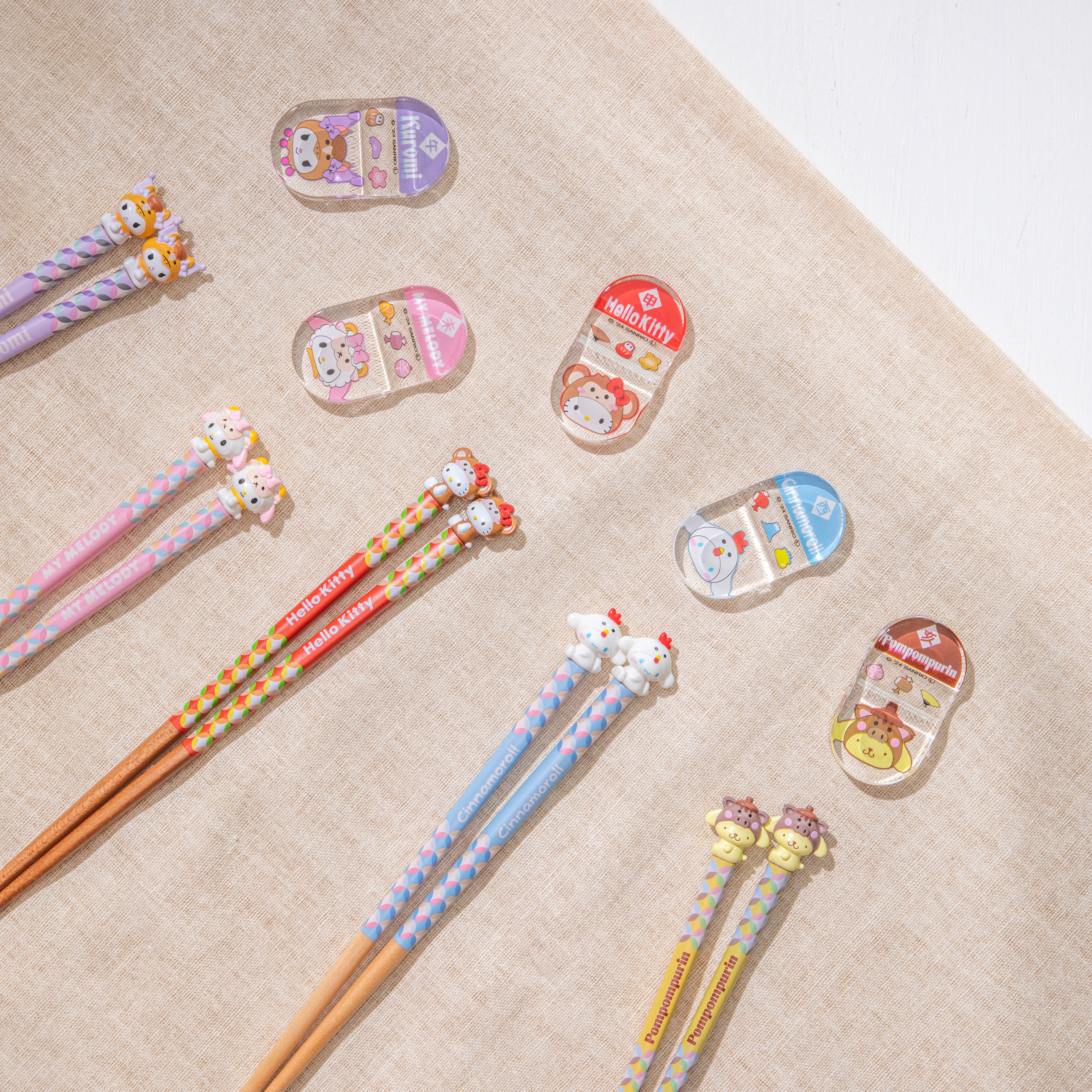 【メール便対象品】 マスコット付 箸 21cm 箸置き セット 木箸 はし 大人 キャラクター かわいい スケーター skater AND45AH 干支 十二支 子 ねずみ ネズミ クロミ クロミちゃん【お箸 木バシ はし 木製 滑り止め マスコット箸】