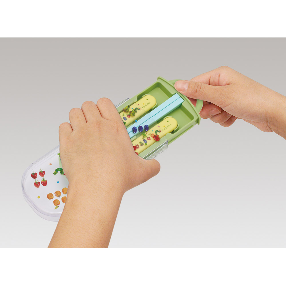 【メール便対象品】 スケーター 箸 スプーン フォーク セット 子供 お弁当 日本製 カトラリーセット skater TACC2 はらぺこあおむし フルーツパターン はらぺこ【キャラクター トリオセット 食洗機 対応 弁当箱 スプーンセット お箸】