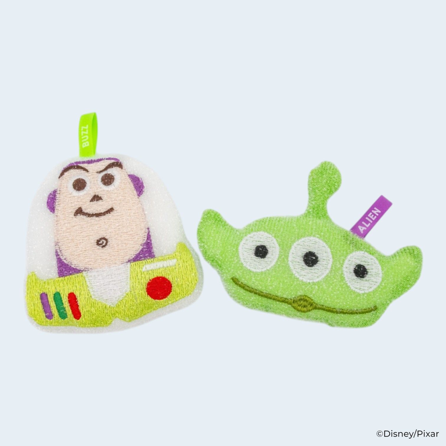 【ディズニー&ピクサー映画「トイ・ストーリー」シリーズ】毎日の食器洗いを楽しく！バズやエイリアンの刺繍を施した「キラメキキッチンスポンジ」が新登場！