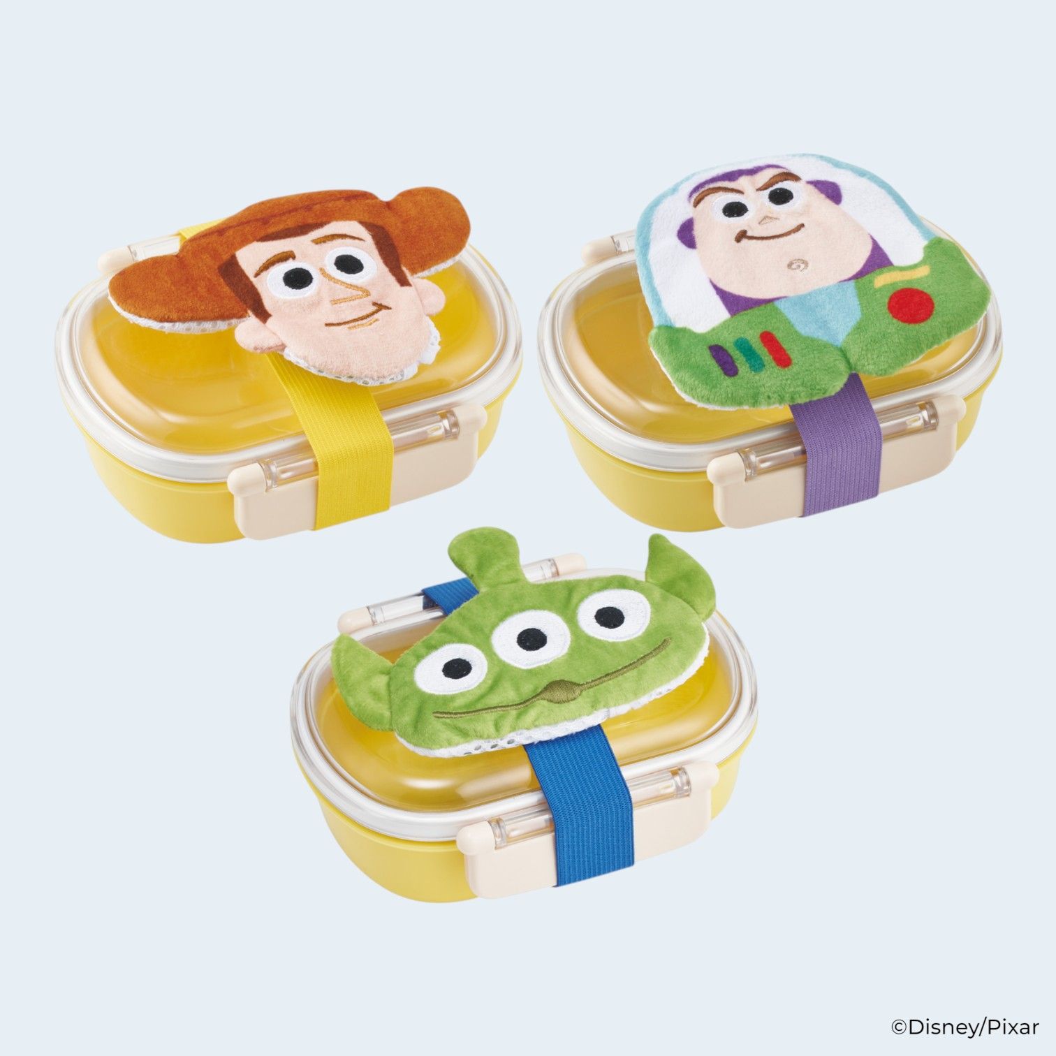 【ディズニー&ピクサー作品「トイ・ストーリー」シリーズ】保冷剤付きですぐ使える！保冷剤がズレにくく、マスコットも可愛い「保冷剤ポケット付きダイカットランチベルト」が新登場！